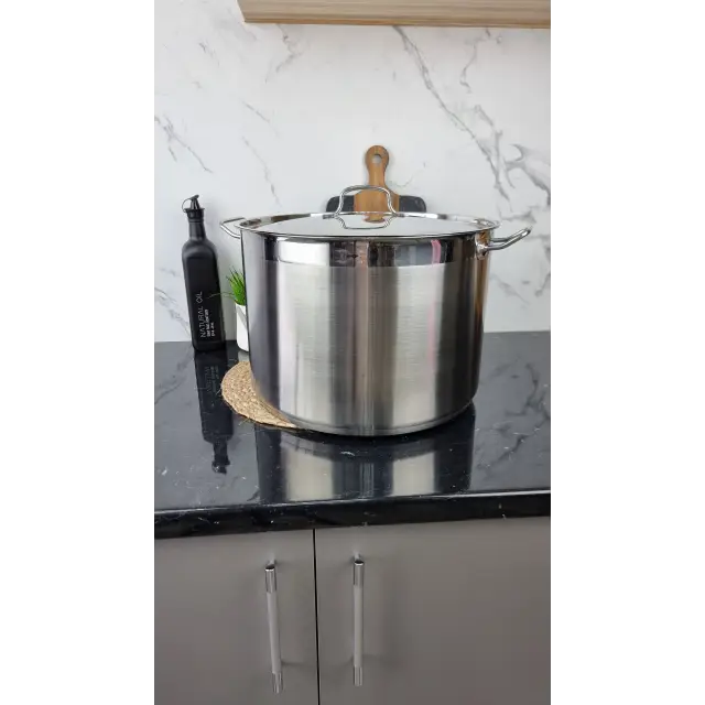 ZB-38 Кастрюля цилиндрическая 30л нерж.сталь нерж.крышка ᐉ ZB-38 - - класная цена в ProPosud