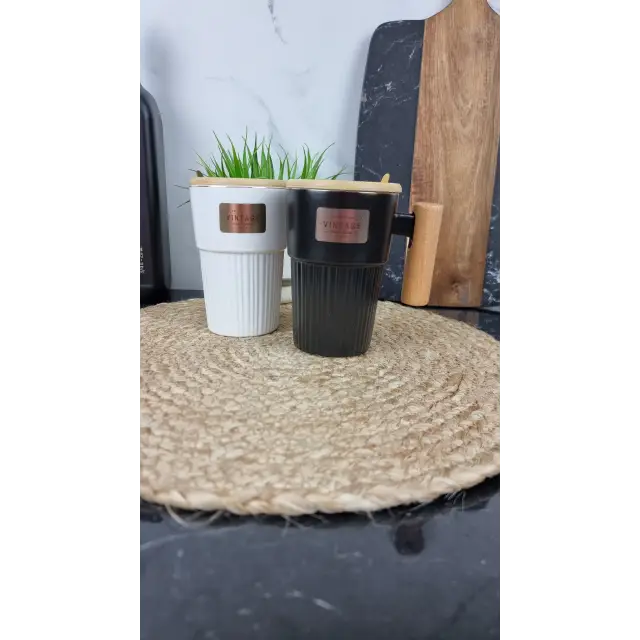 1581-5 Чашка фарфоровая 400 мл с крышкой