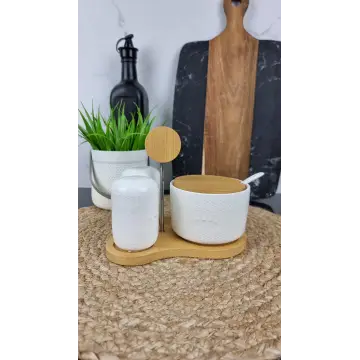 PJ02561 Набор 3-пр. на дерев. подставке соль, перец, сахар