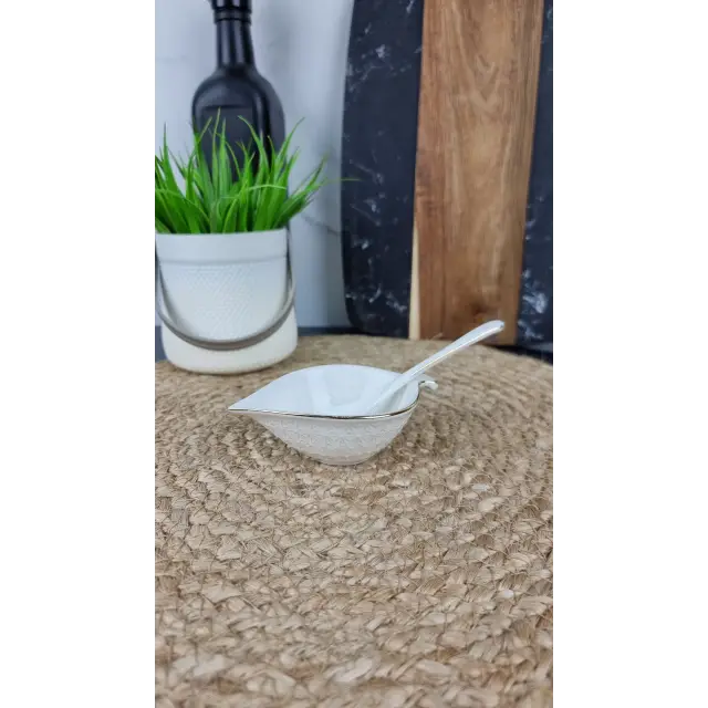 MB0182-A Икорница 4,5" с ложкою фарфор. белая