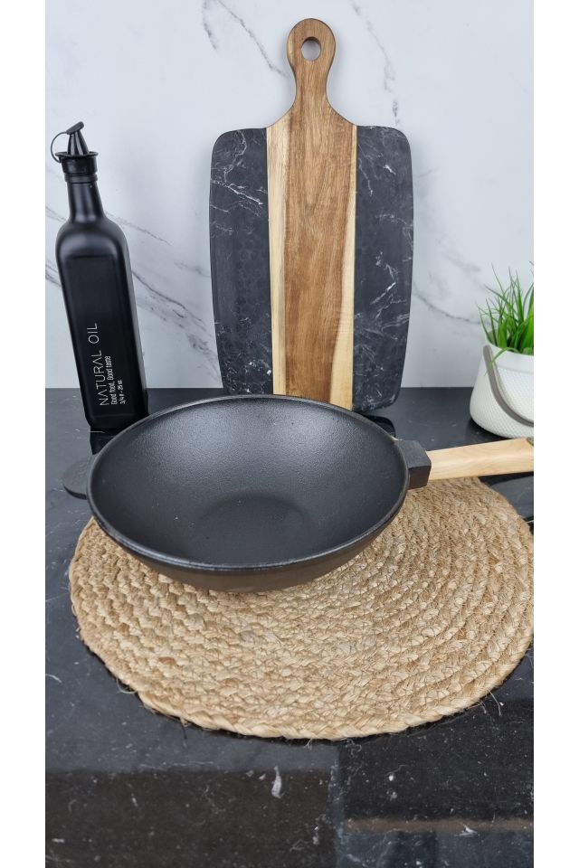 Сковорідка чавунна WOK 2,2л 240*70мм дер.ручка Brizoll W24H ᐉ W24H - - класна ціна в ProPosud